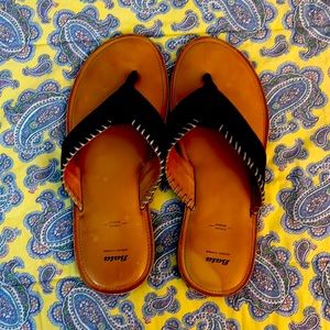 BATA Men’s Leather Flip Flops size 43 barely worn